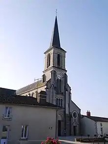 L'église Saint-Hilaire.