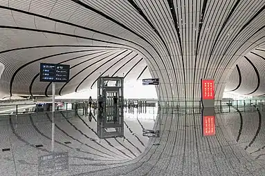 Aéroport de Beijing Daxing. Vers le hall de départ international Hong Kong, Macao, Taiwan