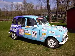 Une Renault 4 préparée et peinte, en 2010.