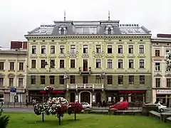 Agence de Lviv, Place Mickiewicz, immeuble  classé.