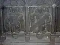 Deux des panneaux du maître-autel sculptés dans la pierre de kersanton.