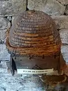 Le musée de l'Abeille Vivante et la Cité des Fourmis, ruche traditionnelle de Corrèze.
