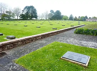 Le cimetière allemand de Ploudaniel - Lesneven 1.