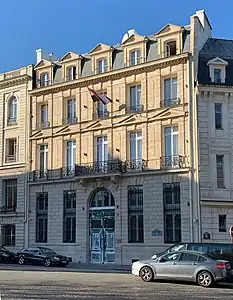 Bureau des affaires de l'ambassade d'Égypte à Paris (53 rue Dumont-d'Urville).