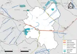 Carte en couleur présentant le réseau hydrographique de la commune