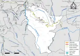 Carte en couleur présentant le réseau hydrographique de la commune