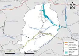 Carte en couleur présentant le réseau hydrographique de la commune