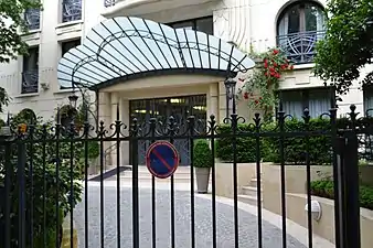 Entrée du 59, avenue Georges-Mandel (Paris 16e).