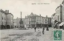Place de la République à Issoire en 1909