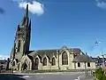 Ploaré : l'église Saint-Herlé, vue extérieure d'ensemble depuis le sud.