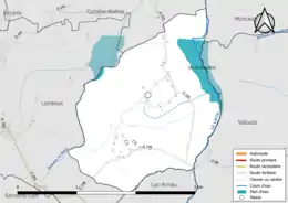 Carte en couleur présentant le réseau hydrographique de la commune