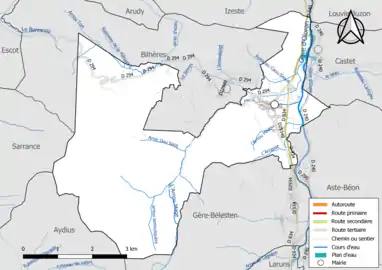 Carte en couleur présentant le réseau hydrographique de la commune