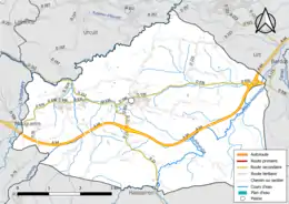 Carte en couleur présentant le réseau hydrographique de la commune