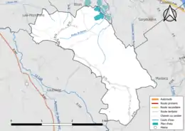 Carte en couleur présentant le réseau hydrographique de la commune