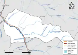 Carte en couleur présentant le réseau hydrographique de la commune