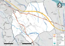 Carte en couleur présentant le réseau hydrographique de la commune