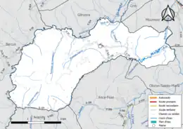 Carte en couleur présentant le réseau hydrographique de la commune