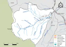 Carte en couleur présentant le réseau hydrographique de la commune