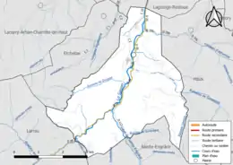 Carte en couleur présentant le réseau hydrographique de la commune