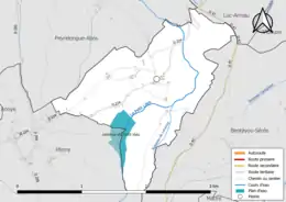 Carte en couleur présentant le réseau hydrographique de la commune