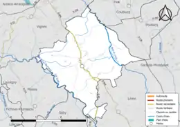 Carte en couleur présentant le réseau hydrographique de la commune