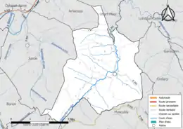 Carte en couleur présentant le réseau hydrographique de la commune