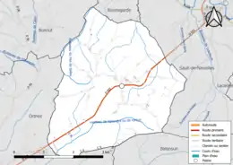 Carte en couleur présentant le réseau hydrographique de la commune