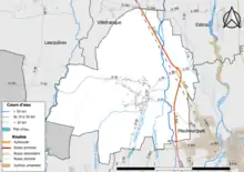 Carte en couleur présentant le réseau hydrographique de la commune