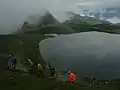 Plan d'eau entre le télèsiège de Quilis (2 363 m) et la roche de Mio (2 681 m)