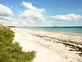 Penmarc'h : la plage du Stêr vue en direction de l'est ; à l'arrière-plan la pointe de Men Meur (en Guilvinec)