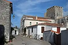 L'église Saint-Pierre.