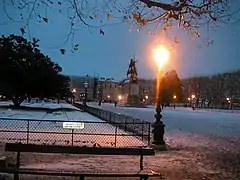 Vue de la promenade le soir.