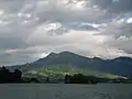 Le Rigi vu de Meggen sur le lac des Quatre-Cantons.