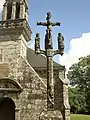 Le calvaire dans l'enclos de la chapelle Saint-Exupère.