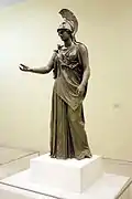 Athéna du Pirée, Bronze. Musée du Pirée. Découverte au Pirée en 1959 dans un entrepôt incendié en 86 avant J.-C. par les troupes romaine de Sylla. Attribution hypothétique à Euphranor.