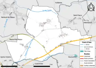 Carte en couleur présentant le réseau hydrographique de la commune