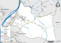 Carte en couleur présentant le réseau hydrographique de la commune