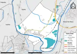 Carte en couleur présentant le réseau hydrographique de la commune