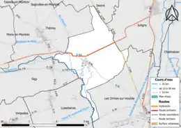 Carte en couleur présentant le réseau hydrographique de la commune