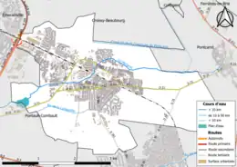 Carte en couleur présentant le réseau hydrographique de la commune