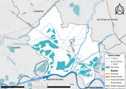 Carte en couleur présentant le réseau hydrographique de la commune