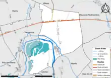 Carte en couleur présentant le réseau hydrographique de la commune