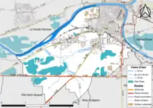 Carte en couleur présentant le réseau hydrographique de la commune