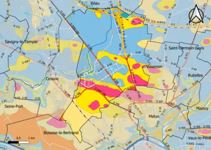 Carte montrant en couleurs le zonage géologique simplifié d'une commune