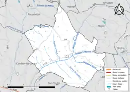 Carte en couleur présentant le réseau hydrographique de la commune