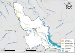 Carte en couleur présentant le réseau hydrographique de la commune