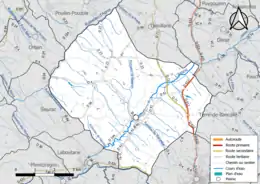 Carte en couleur présentant le réseau hydrographique de la commune