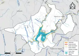 Carte en couleur présentant le réseau hydrographique de la commune