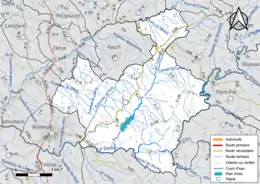 Carte en couleur présentant le réseau hydrographique de la commune