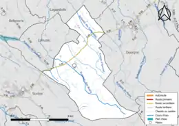 Carte en couleur présentant le réseau hydrographique de la commune